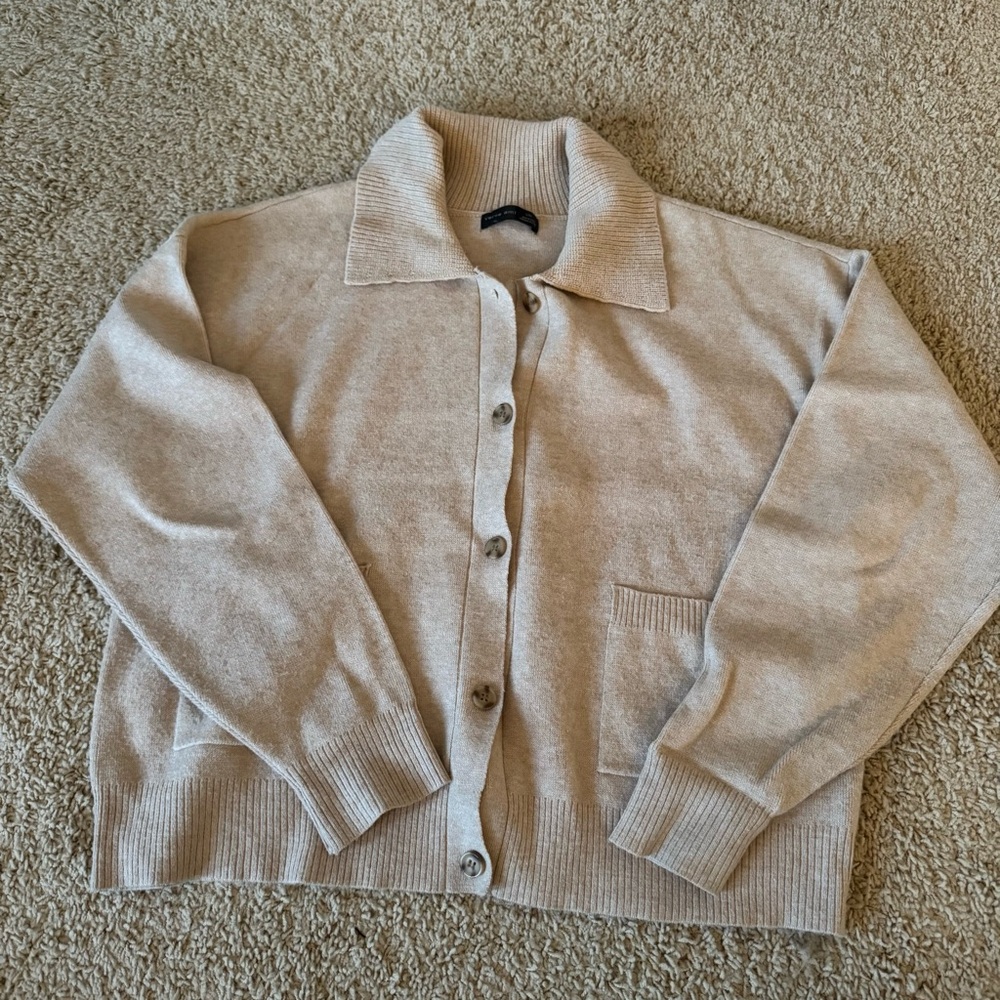 Collared Beige Cardigan